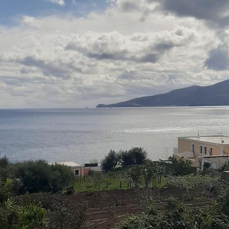 Villa Insolia Санта Марина Салина Екстериор снимка