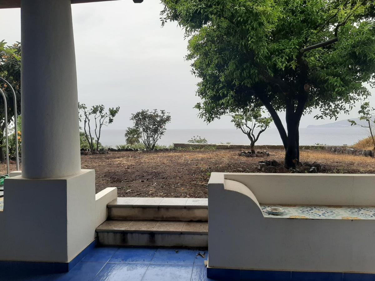 Villa Insolia Санта Марина Салина Екстериор снимка