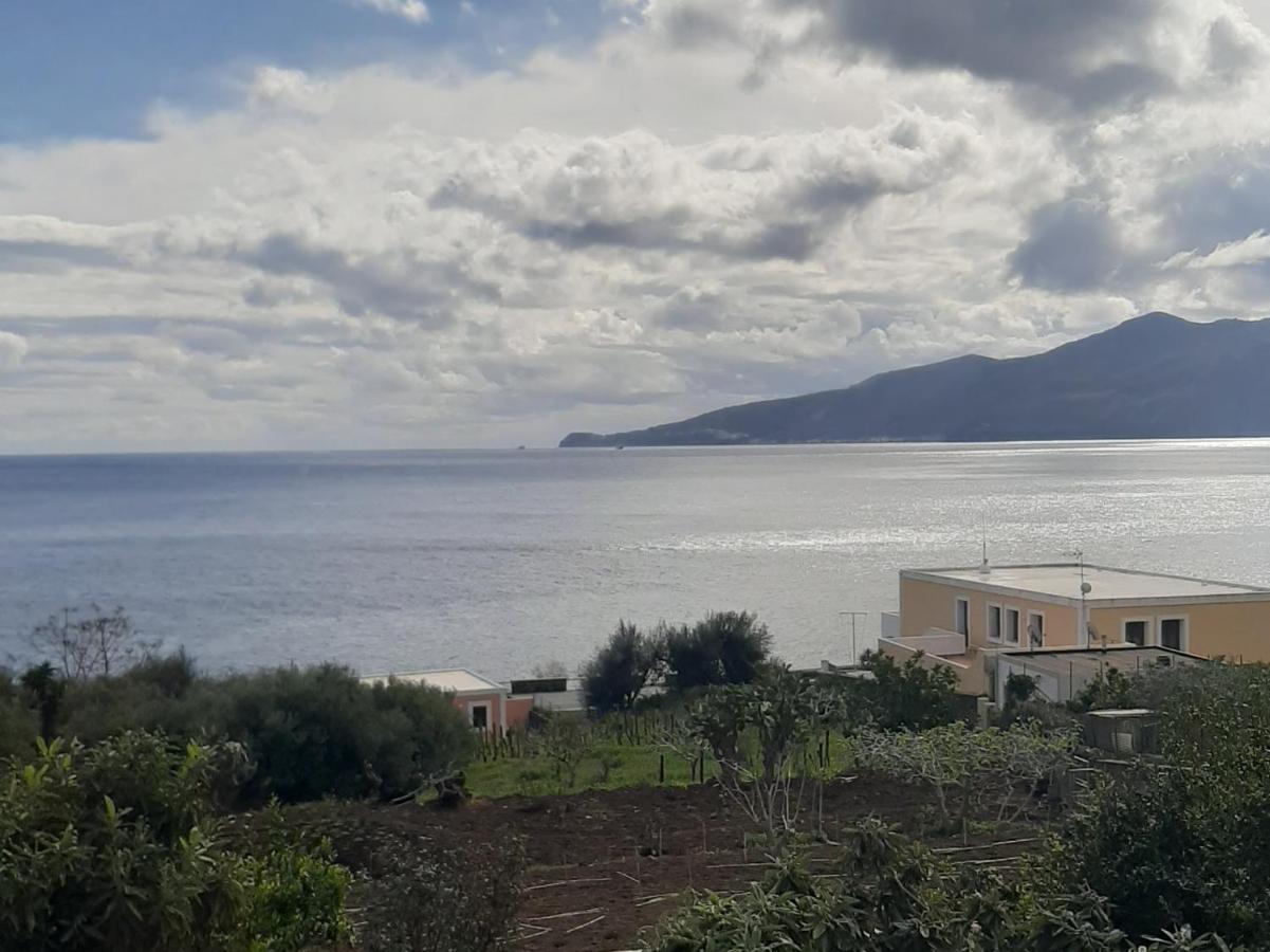 Villa Insolia Санта Марина Салина Екстериор снимка