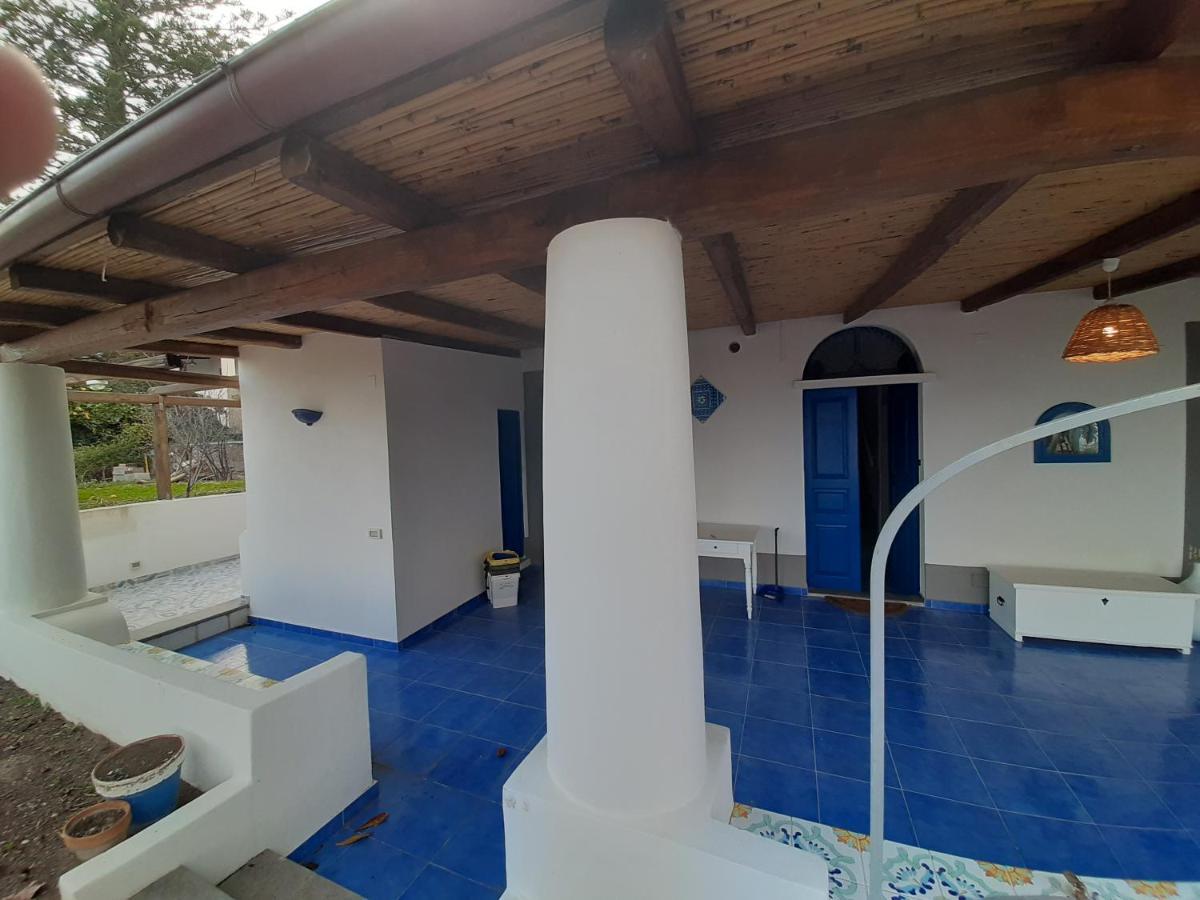 Villa Insolia Санта Марина Салина Екстериор снимка