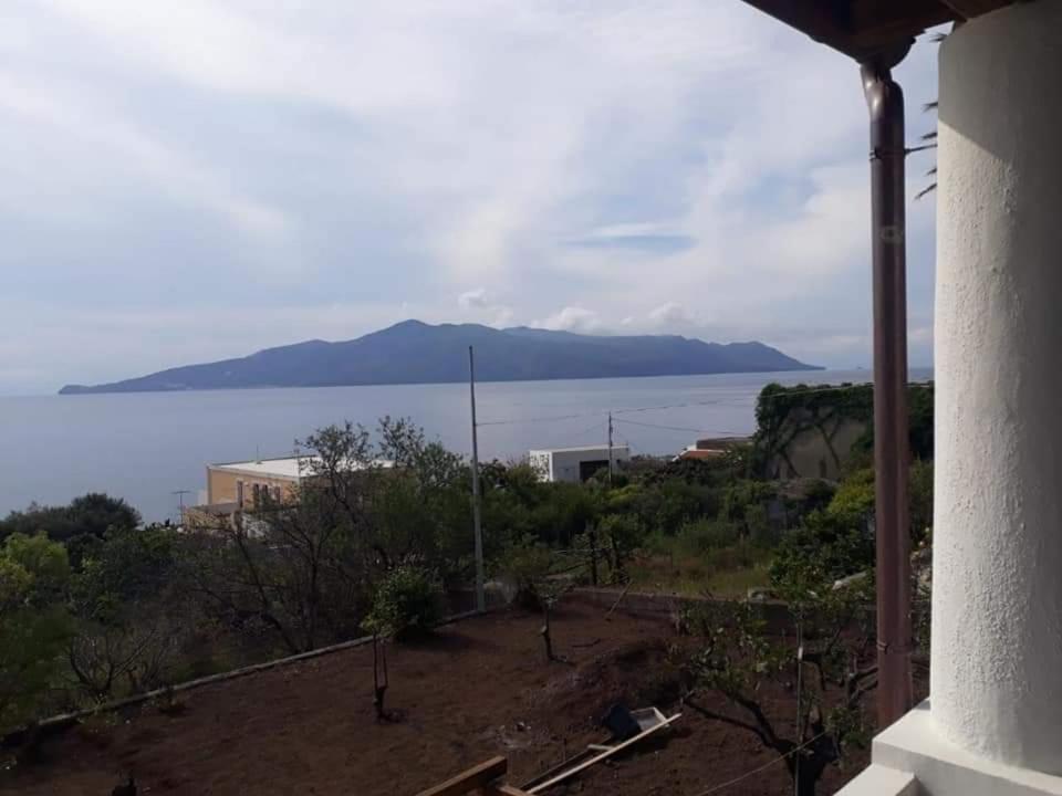 Villa Insolia Санта Марина Салина Стая снимка