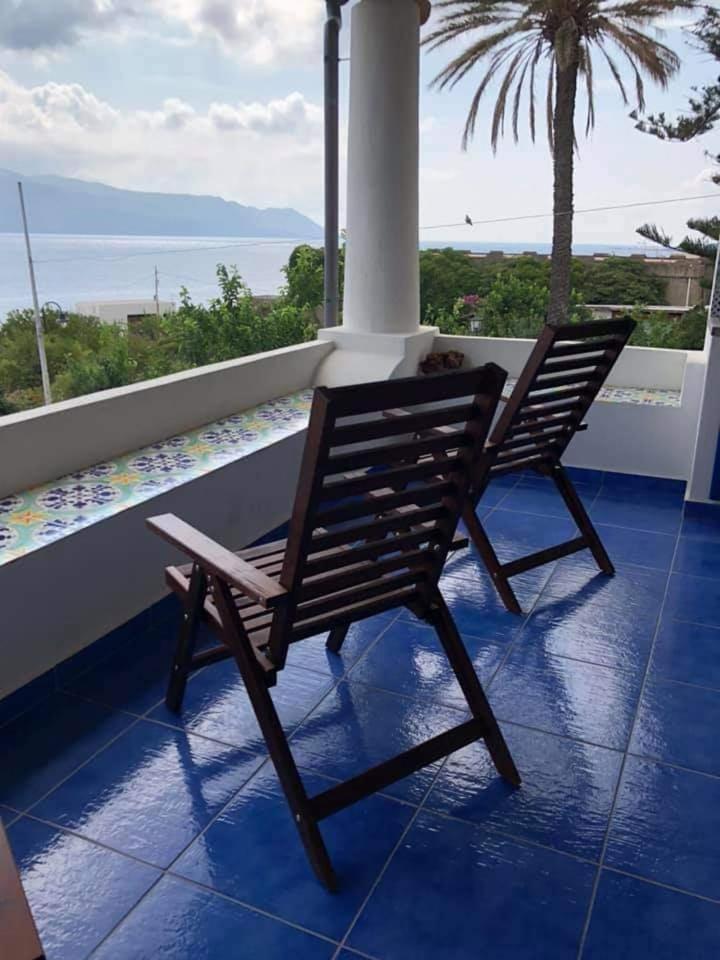 Villa Insolia Санта Марина Салина Стая снимка